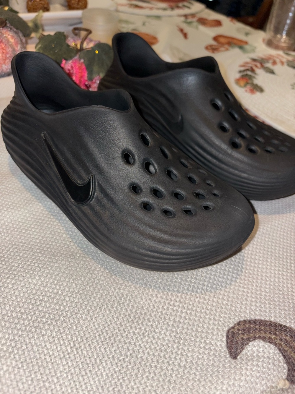 Nike ReactX Rejuven8 Recovery Clogs Triple Black - Size M5 / W6 / Y5 EUC